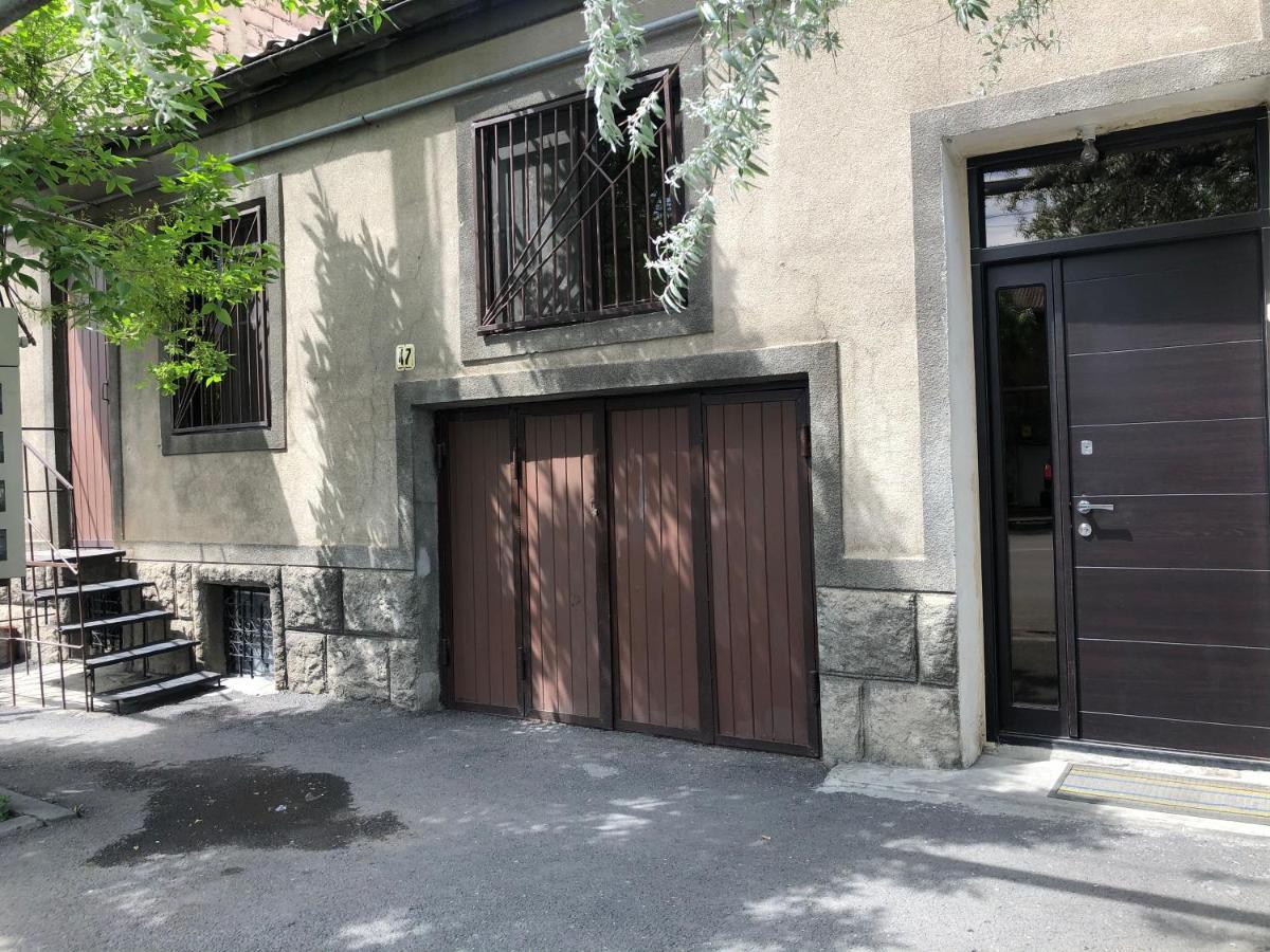 Second Room Erivan Exterior foto